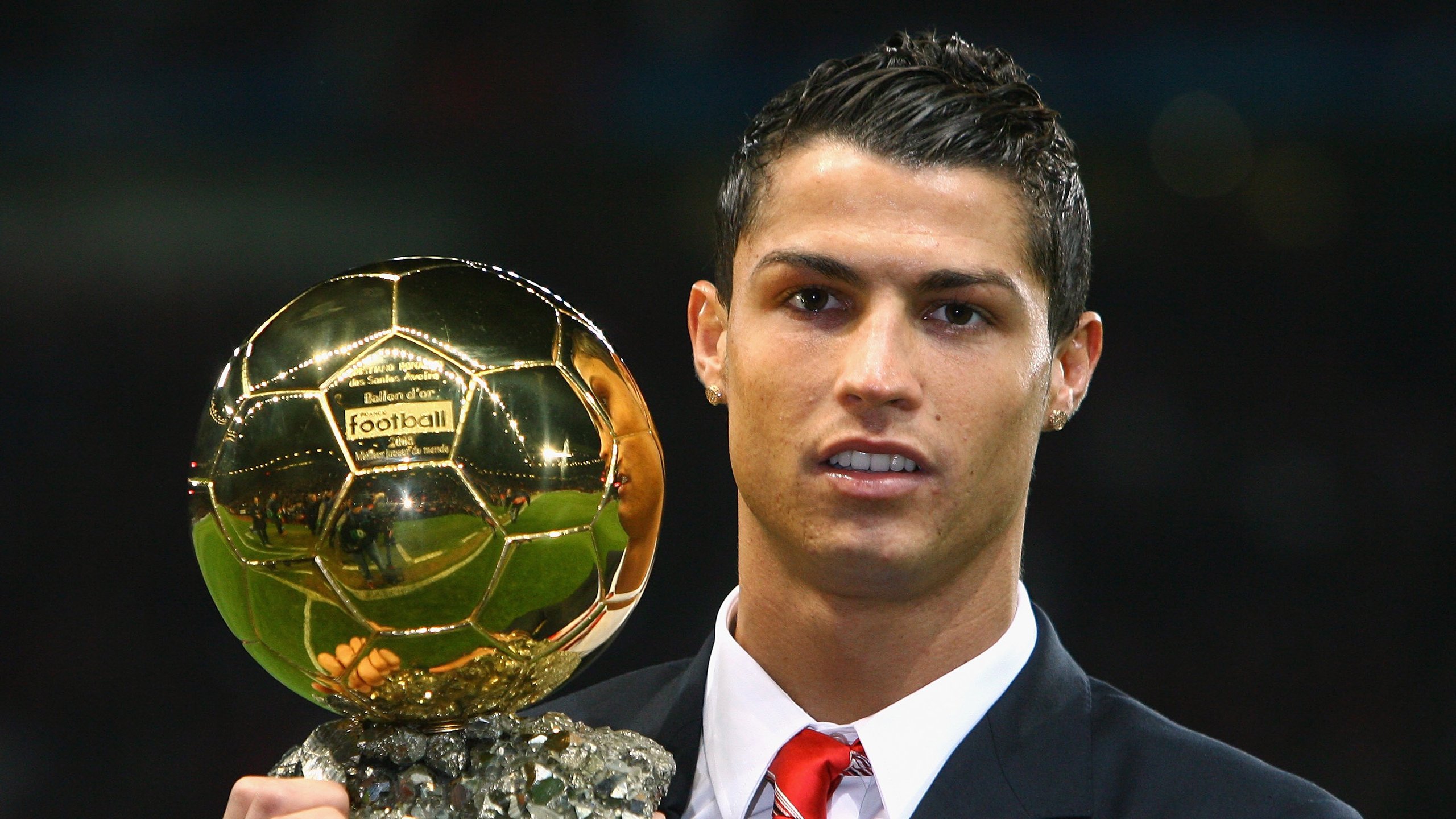 球场“铁壁防线”——最难攻破的欧洲防守阵容揭晓！，欧洲最强防线